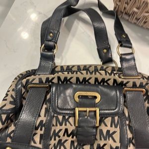 Michael kors medium satchell